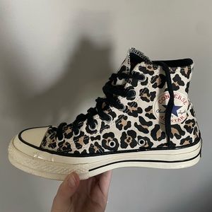 Animal Print Hightop Converse!